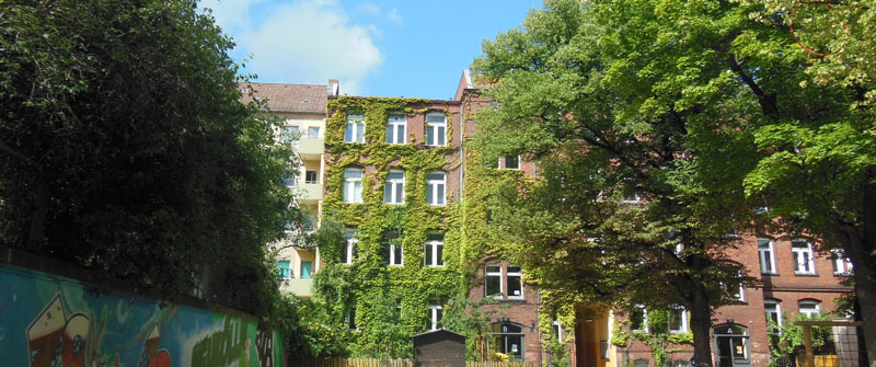 Schulbezogene Sozialarbeit an der Konrad-Agahd-Schule, „Anerkannte Modellschule für PC- und Onlinekompetenz“, Berlin Neukölln, Schulgebäude
