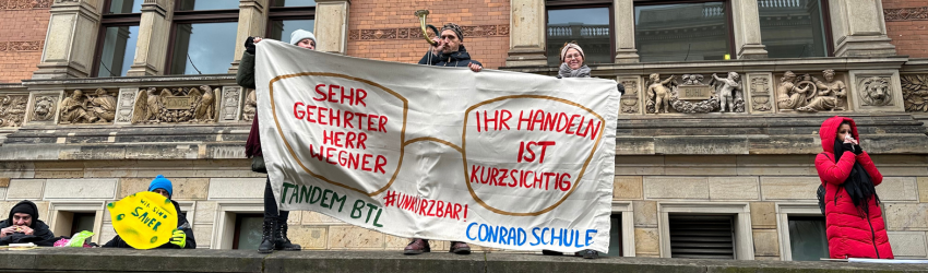 Demo vor dem AGH